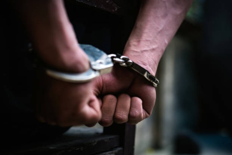 "नोएडा पुलिस ने लंदन से वापस लौटे धोखाधड़ी कंपनी के निदेशक को हवाई अड्डे पर दबोचा"