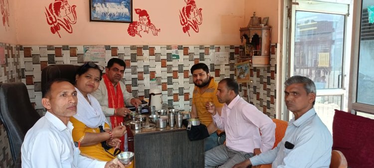 भाजपा बादलपुर मंडल अध्यक्ष के नेतृत्व में प्रत्येक शक्ति केंद्र के बूथ पर टिफिन बैठक का किया गया आयोजन