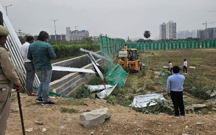 सेक्टर-79 में चला बाबा का बुल्डोजर, करीब 95 करोड़ रुपए की जमीन मुक्त
