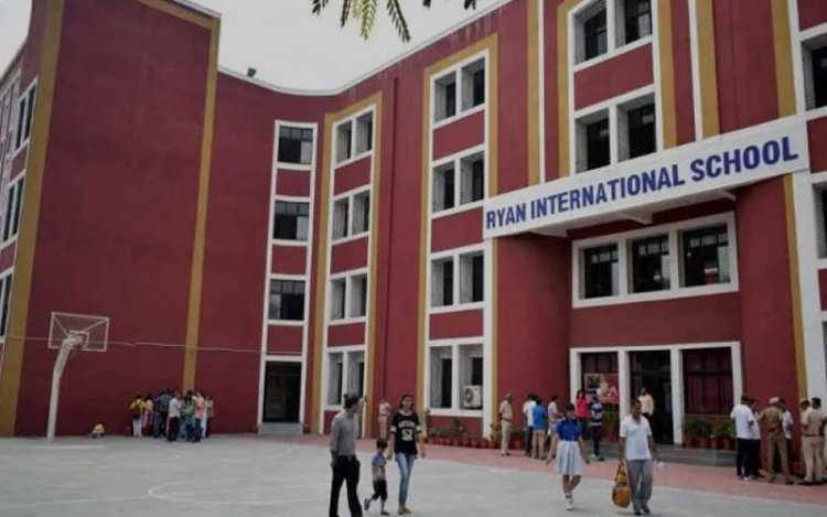 नोएडा के नामी स्कूल को तुरंत कक्षा बंद करने का फरमान