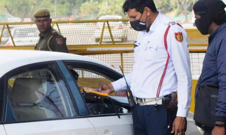 VIP कल्चर को लेकर नोएडा पुलिस का एक्शन, काटे 5400 गाड़ियों के चालान