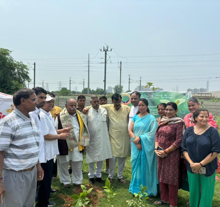 पहल संस्था द्वारा “एक पौधा, आपके बच्चों के भविष्य नाम” कार्यक्रम का आयोजन