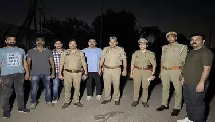 नोएडा पुलिस और शातिर चोर के बीच दिन निकलते ही हुई मुठभेड़, जवाबी कार्रवाई में पैर में लगी गोली
