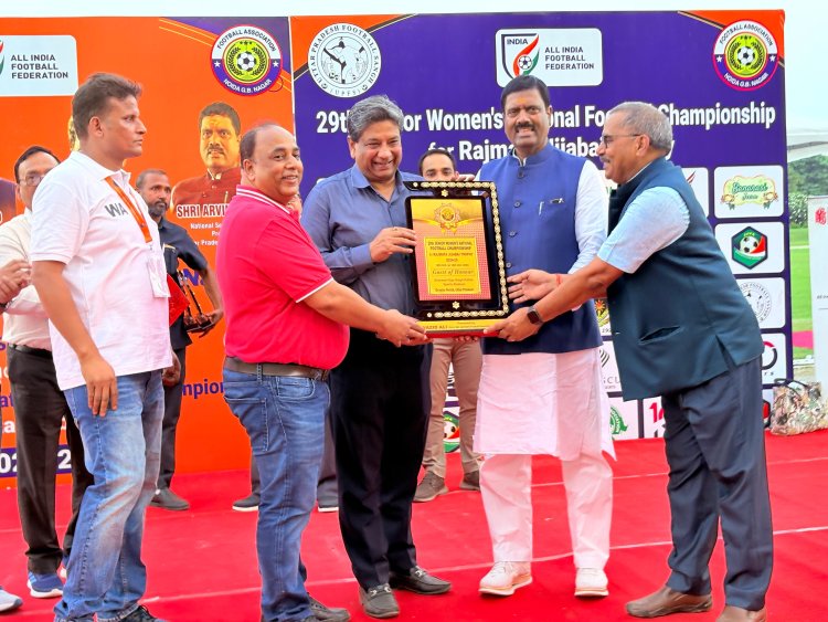 भारतीय रेलवे ने 29वीं सीनियर महिला नेशनल फुटबॉल चैंपियनशिप में उत्तर प्रदेश को 6-0 से हराकर ग्रुप सी की विजेता बनी