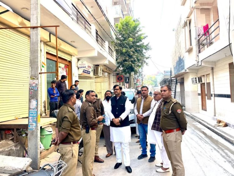 नोएडा में किसानों के समर्थन में कांग्रेस नेता रामकुमार तंवर को पुलिस ने रोका, कहा- पुलिस भाजपा के इशारे पर किसानों की आवाज दबाना चाहती है
