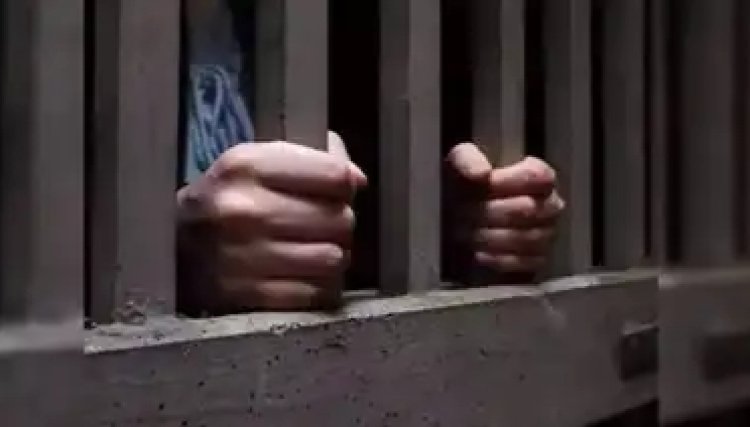 नोएडा में प्रेमिका की मां की हत्या, शव कार में लेकर घंटों घूमते रहे हत्यारे, नाबालिग समेत 2 गिरफ्तार