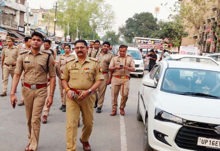 वक्फ बिल पर गौतमबुद्ध नगर में पुलिस की कड़ी सतर्कता