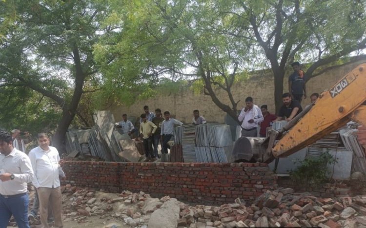सलारपुर में चला “बाबा का बुल्डोजर”, 21 करोड़ की जमीन से हटाया अवैध निर्माण