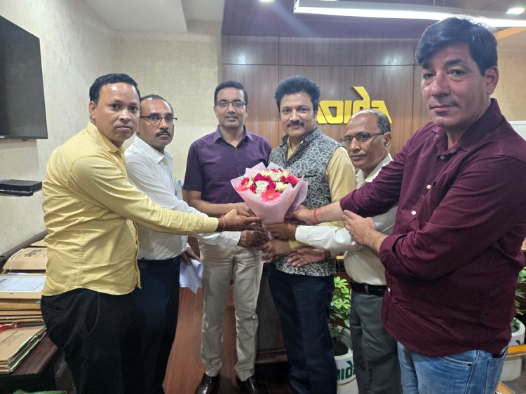 नोएडा मीडिया क्लब ने सीईओ से की मुलाकात, पत्रकारों के लिए निःशुल्क पार्किंग और भवन आवंटन का मिला भरोसा